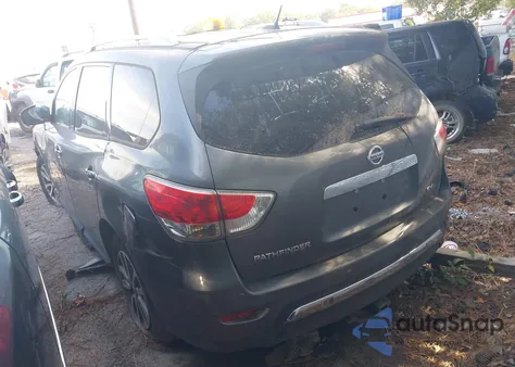 2015 Nissan Pathfinder Platinum/Sv/S/Sl z USA, uszkodzony, nr VIN 5N1AR2MN3FC639441